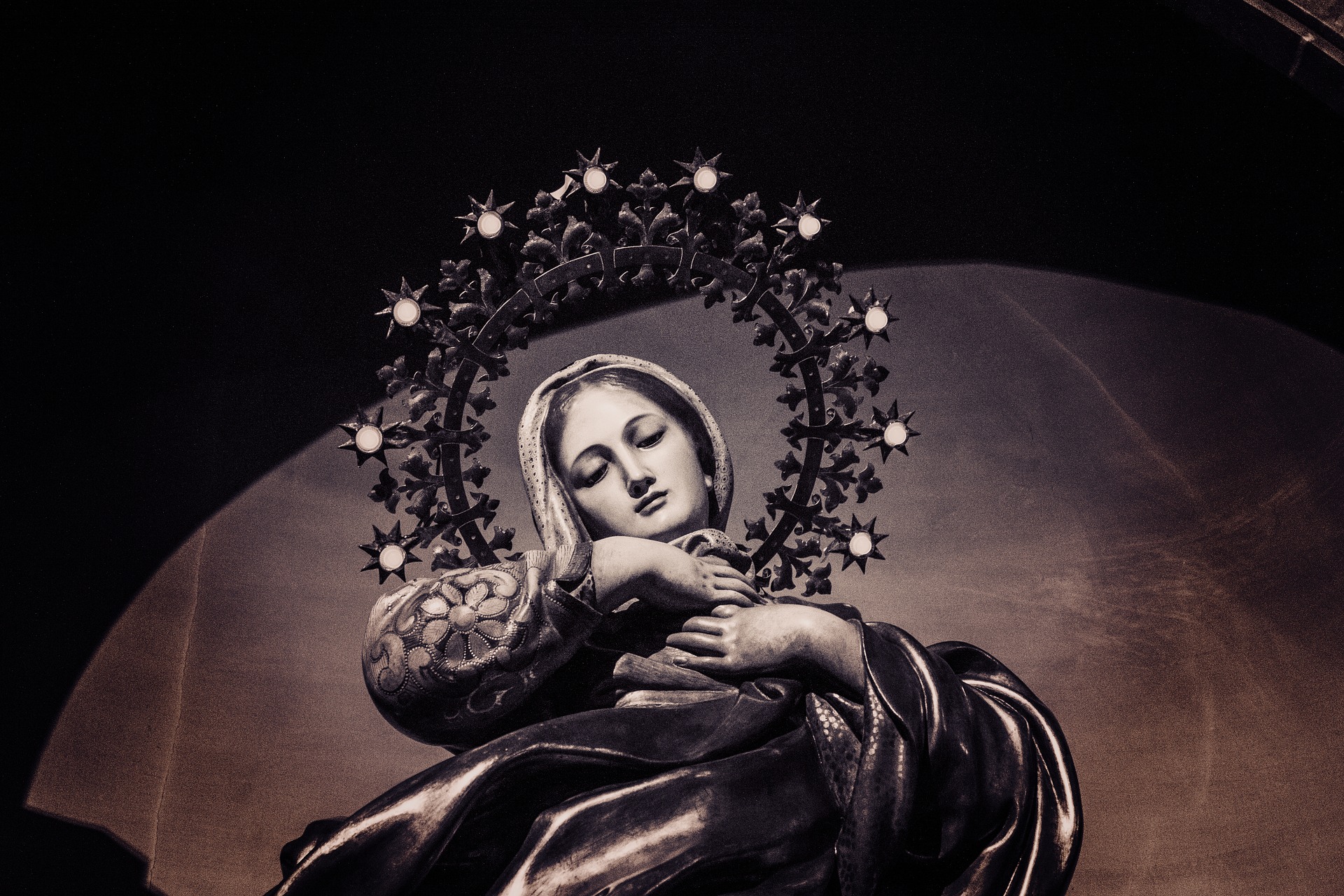 La Vierge Marie est-elle un modèle de femme chrétienne ?